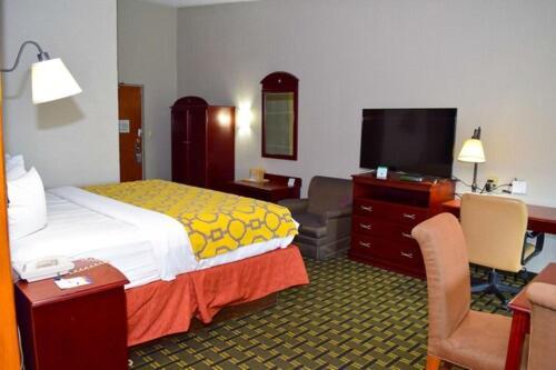 Baymont By Wyndham Michigan City Bagian luar foto