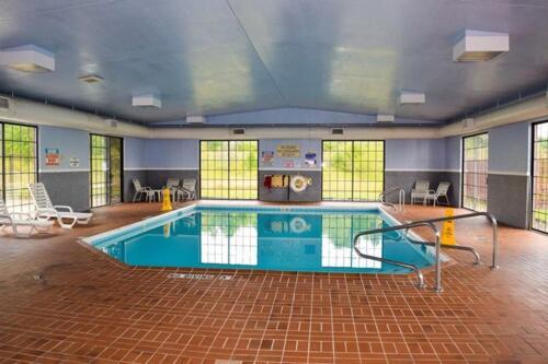 Baymont By Wyndham Michigan City Bagian luar foto