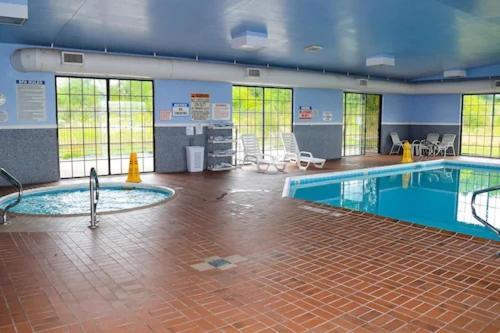 Baymont By Wyndham Michigan City Bagian luar foto