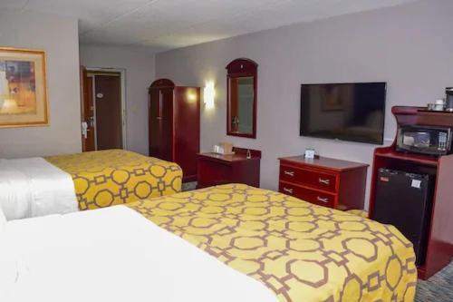 Baymont By Wyndham Michigan City Bagian luar foto