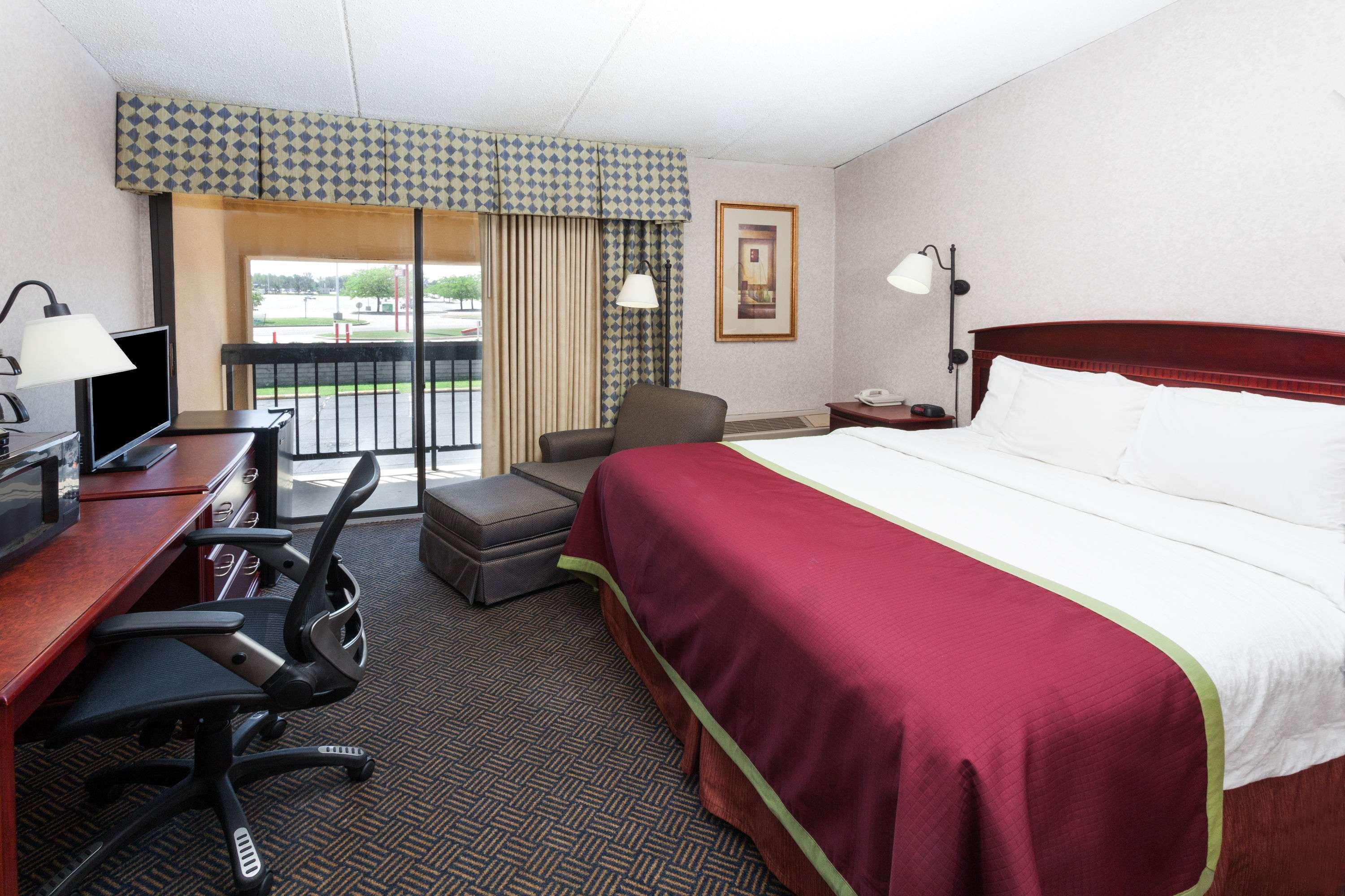 Baymont By Wyndham Michigan City Bagian luar foto