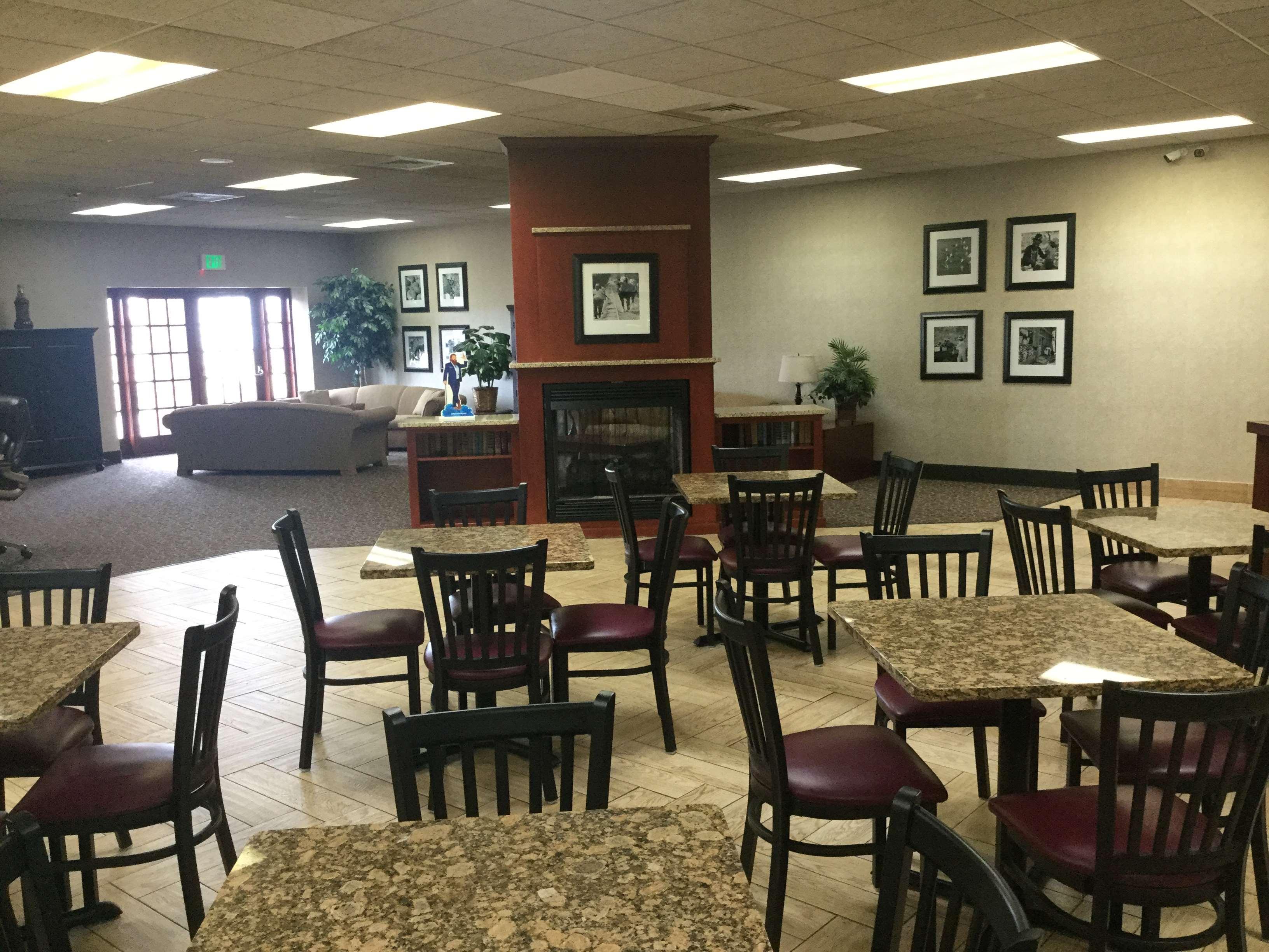 Baymont By Wyndham Michigan City Bagian luar foto