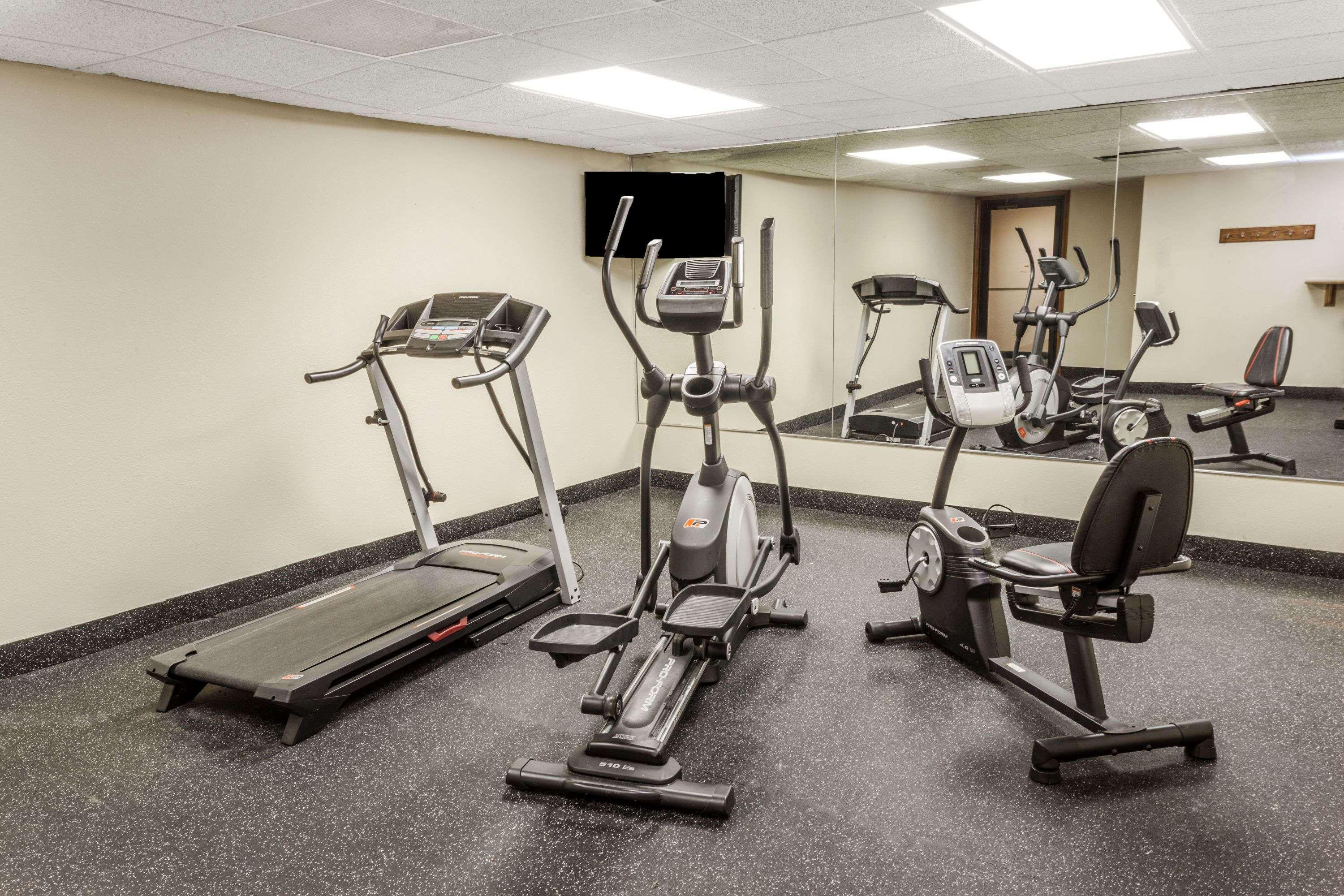 Baymont By Wyndham Michigan City Bagian luar foto