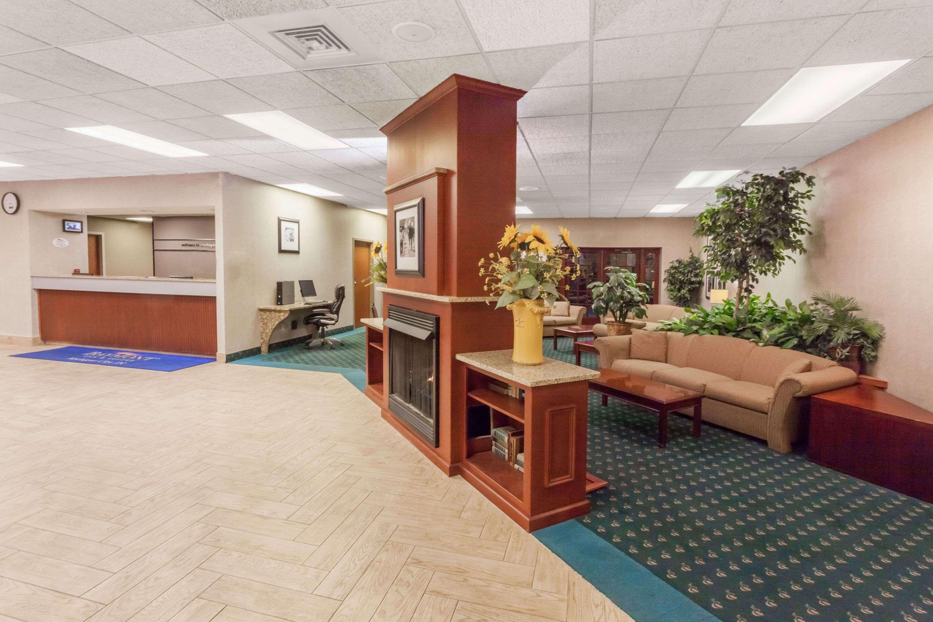 Baymont By Wyndham Michigan City Bagian luar foto
