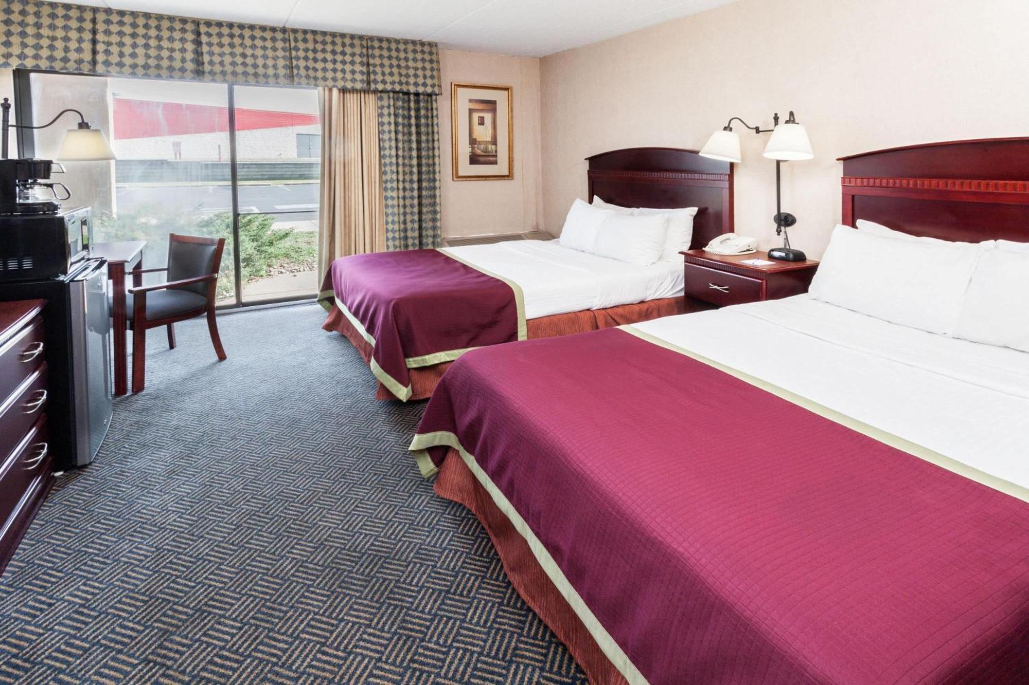 Baymont By Wyndham Michigan City Bagian luar foto